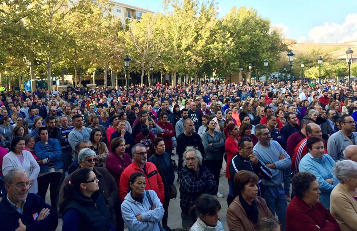 Cientos de vecinos de Campillos y de Teba se han movilizado para exigir ayudas tras la gota fría que azotó este territorio. Foto Ayuntamiento Campillos.