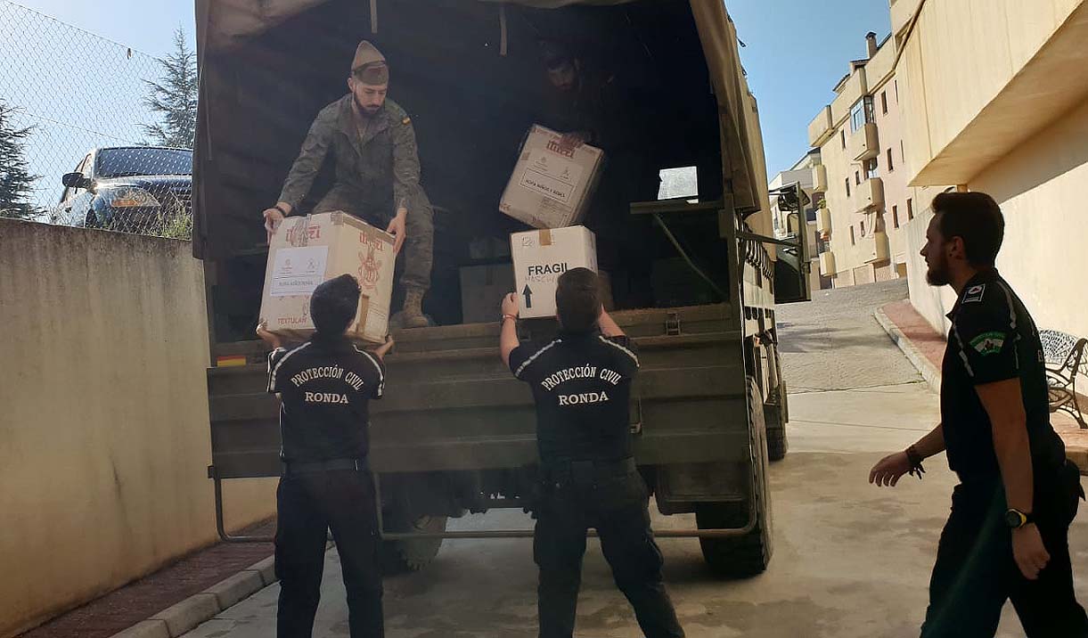 La Legión se suma a las labores de apoyo a los municipios que han sufrido las inundaciones de la gota fría