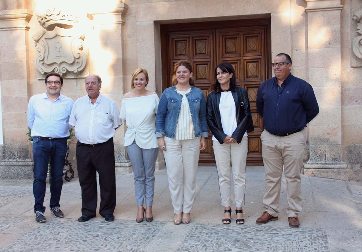 Los Reyes Magos y la Cartera Real han sido presentados esta tarde en el Ayuntamiento.