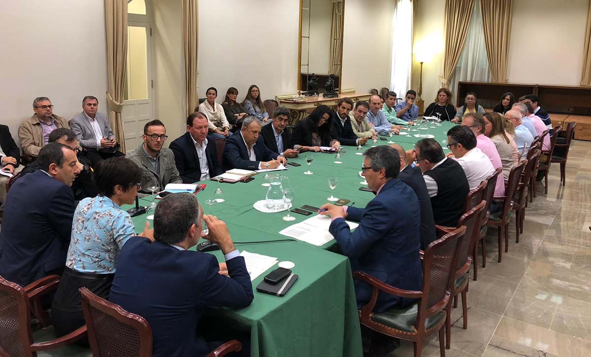 Valdenebro no presenta ninguna propuesta ni petición en la reunión que se ha mantenido en Málaga para analizar los daños que ha provocado la gota fría en la provincia