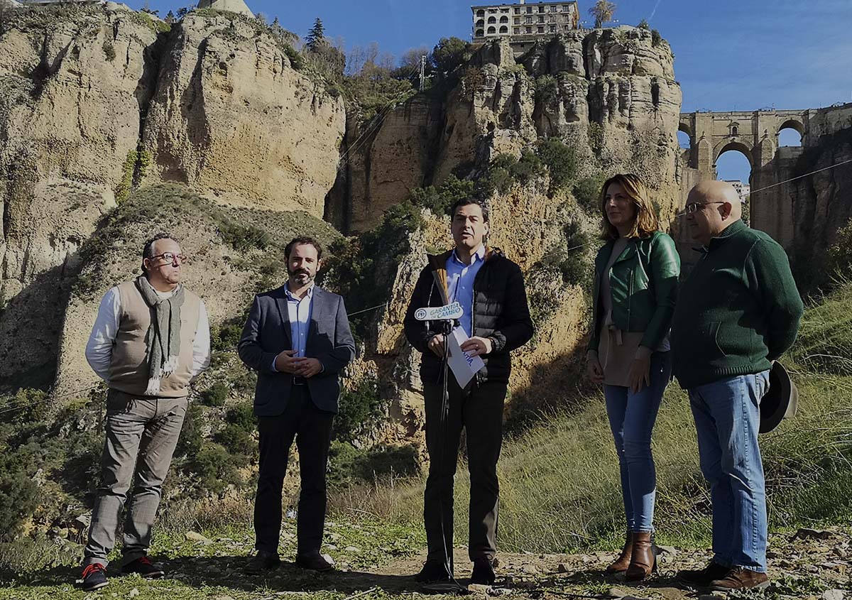 Juanma Moreno en el Tajo durante la pasada campaña electoral de las autonómicas de diciembre.