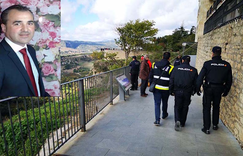 Efectivos de la Policía han intensificado la búsqueda del desaparecido en las inmediaciones del casco urbano.