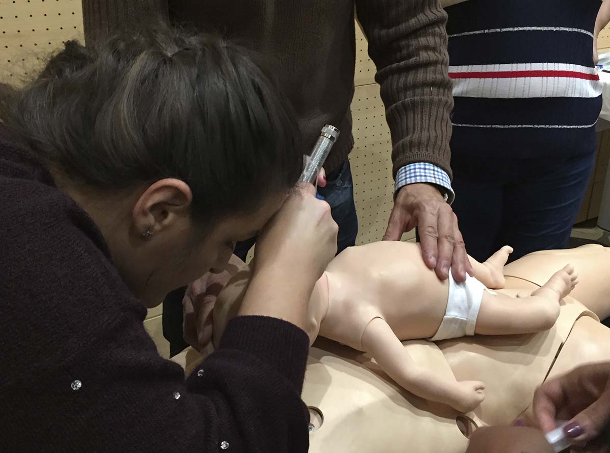 Los profesionales sanitarios han realizado prácticas en reanimación.