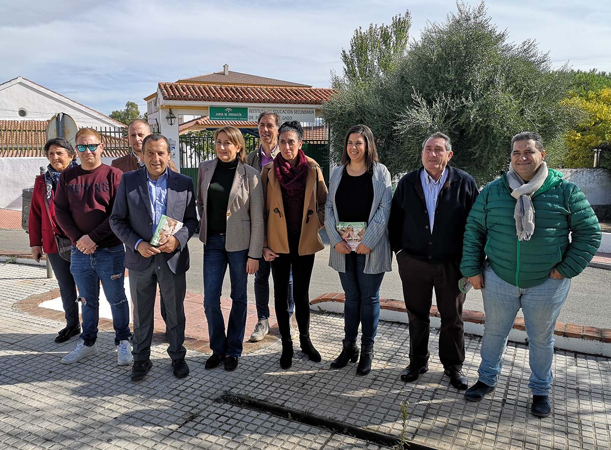 Ruiz Espejo, candidato del PSOE: «Vamos a hacer un estudio para una vía rápida con Ronda; es un compromiso creíble»