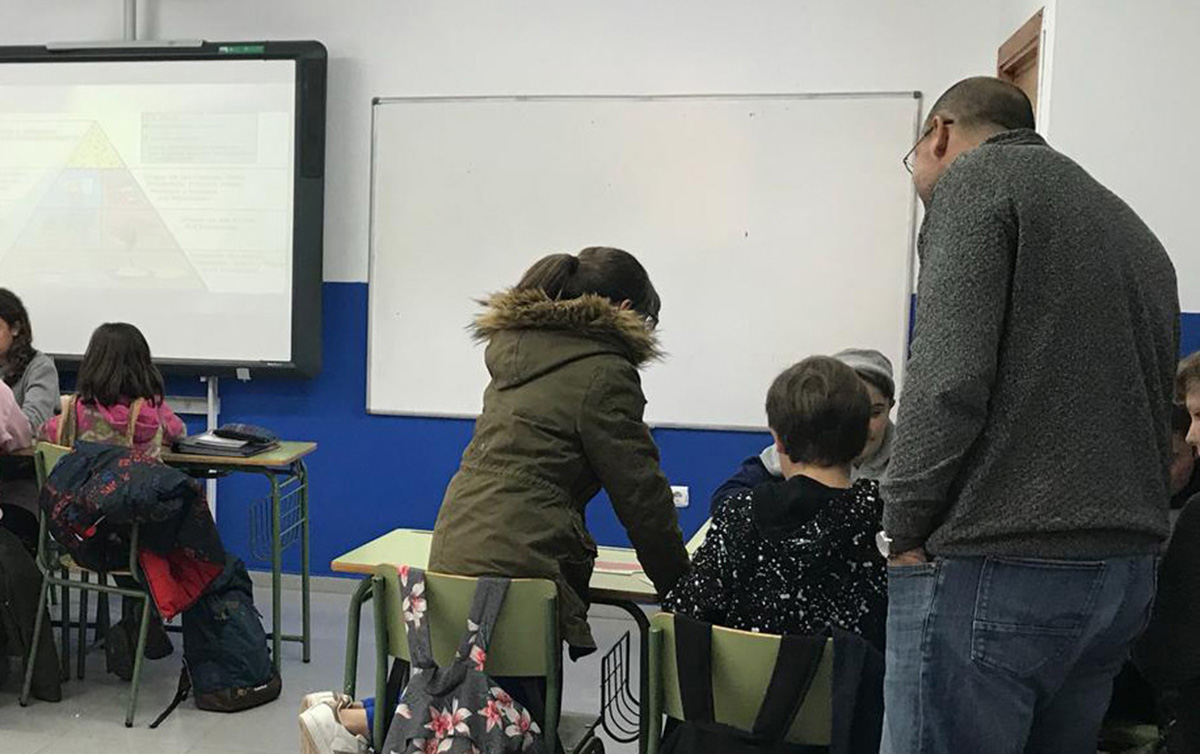 Un momento del taller sobre alimentación celebrado en el instituto del Valle del Genal.