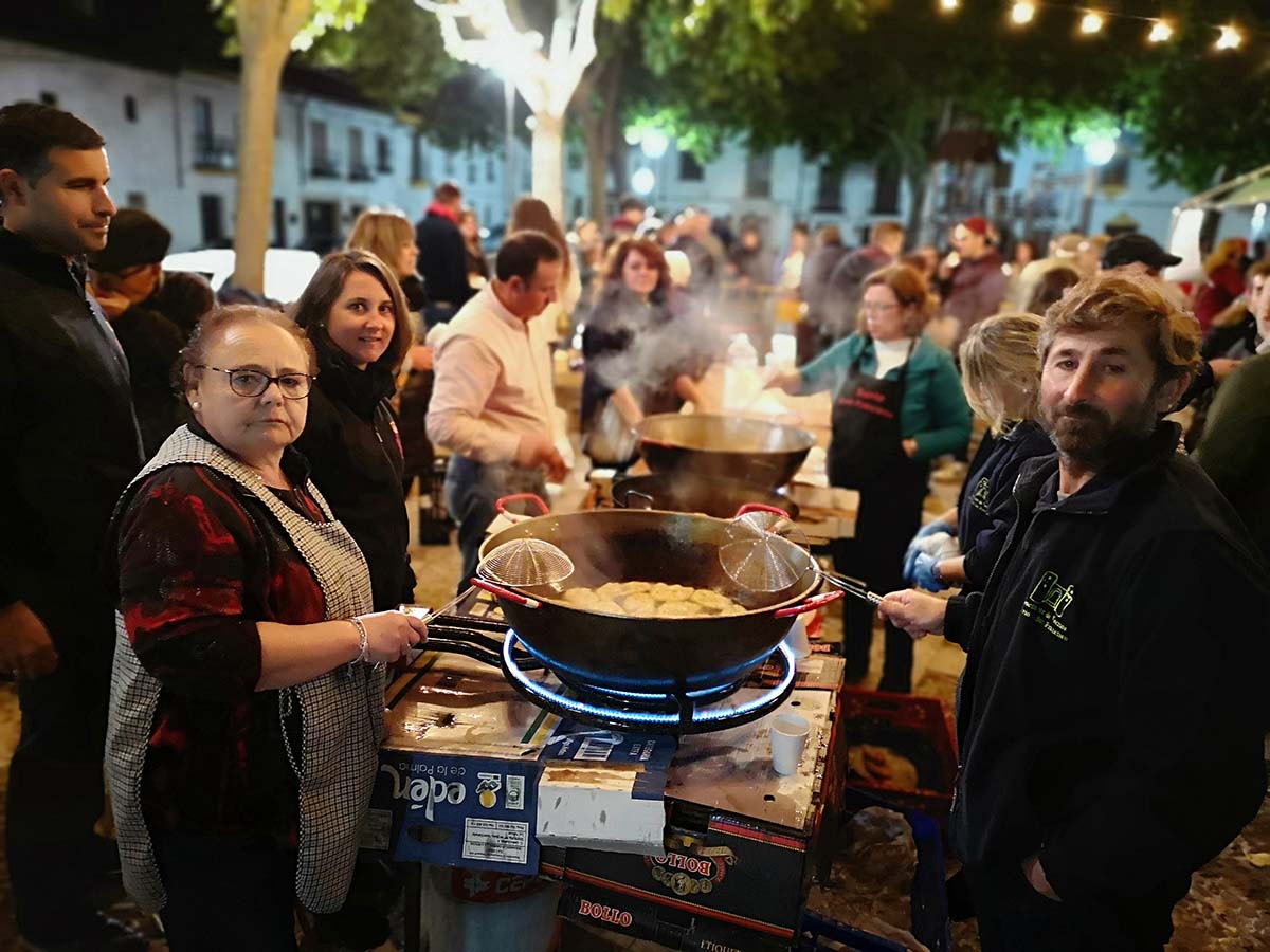 Tostón de castañas, buñuelos y anís en San Francisco por el Día de Todos los Santos
