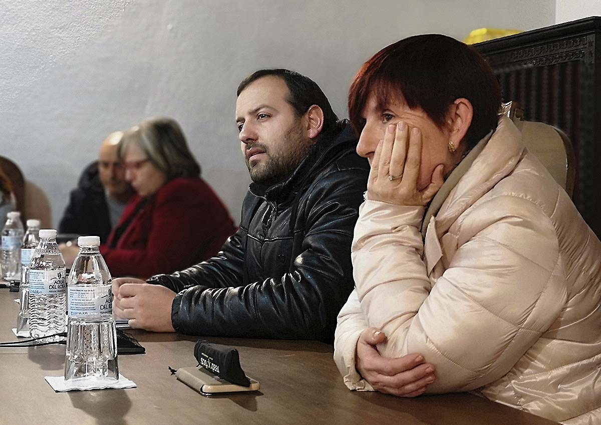 Carreño (IU) envió mensajes a los teléfonos particulares de beneficiarios de Asuntos Sociales «pidiéndoles» su voto en las elecciones andaluzas
