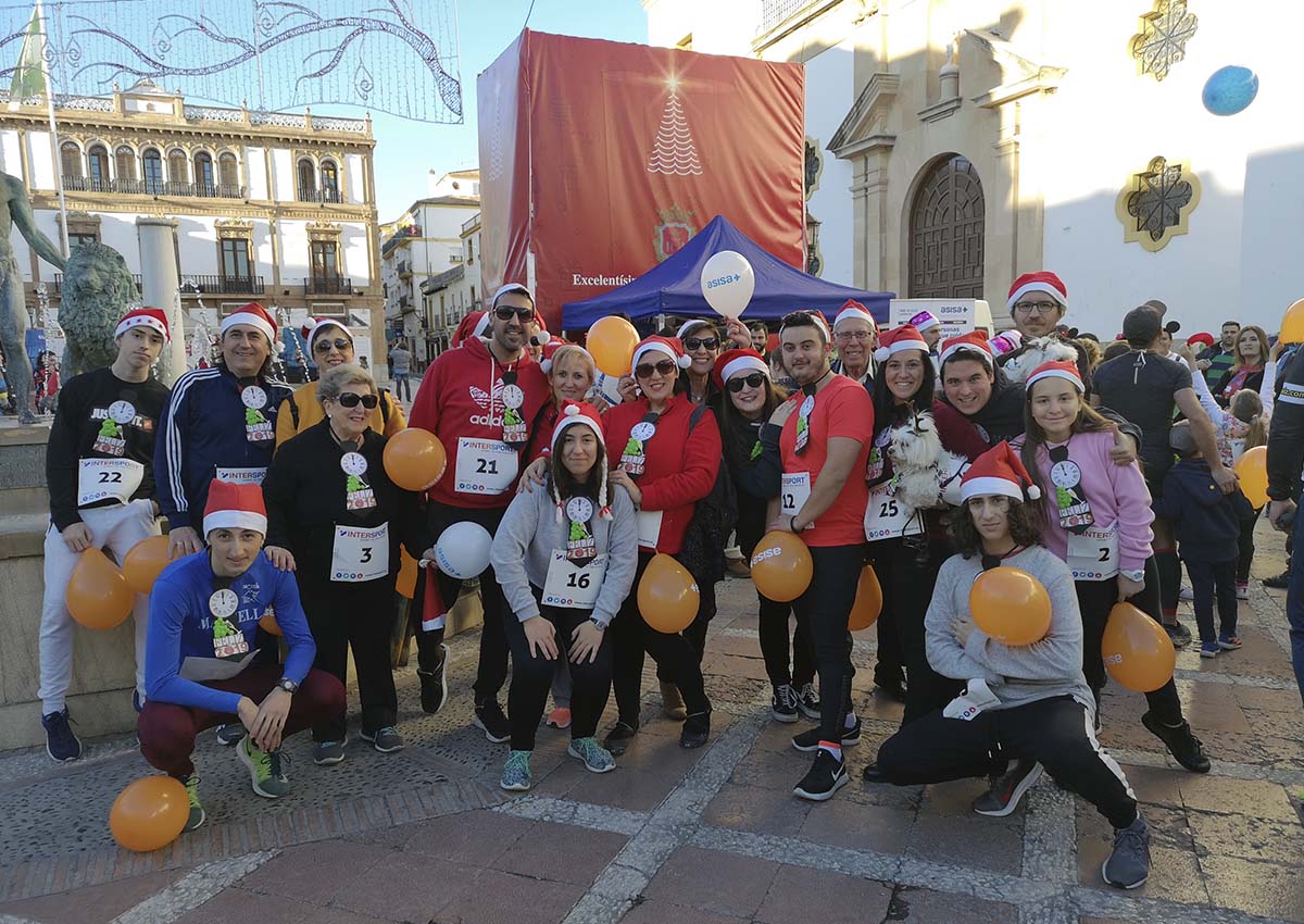 Una familia rondeña, al completo, en la carrera de San Corbata de este año.