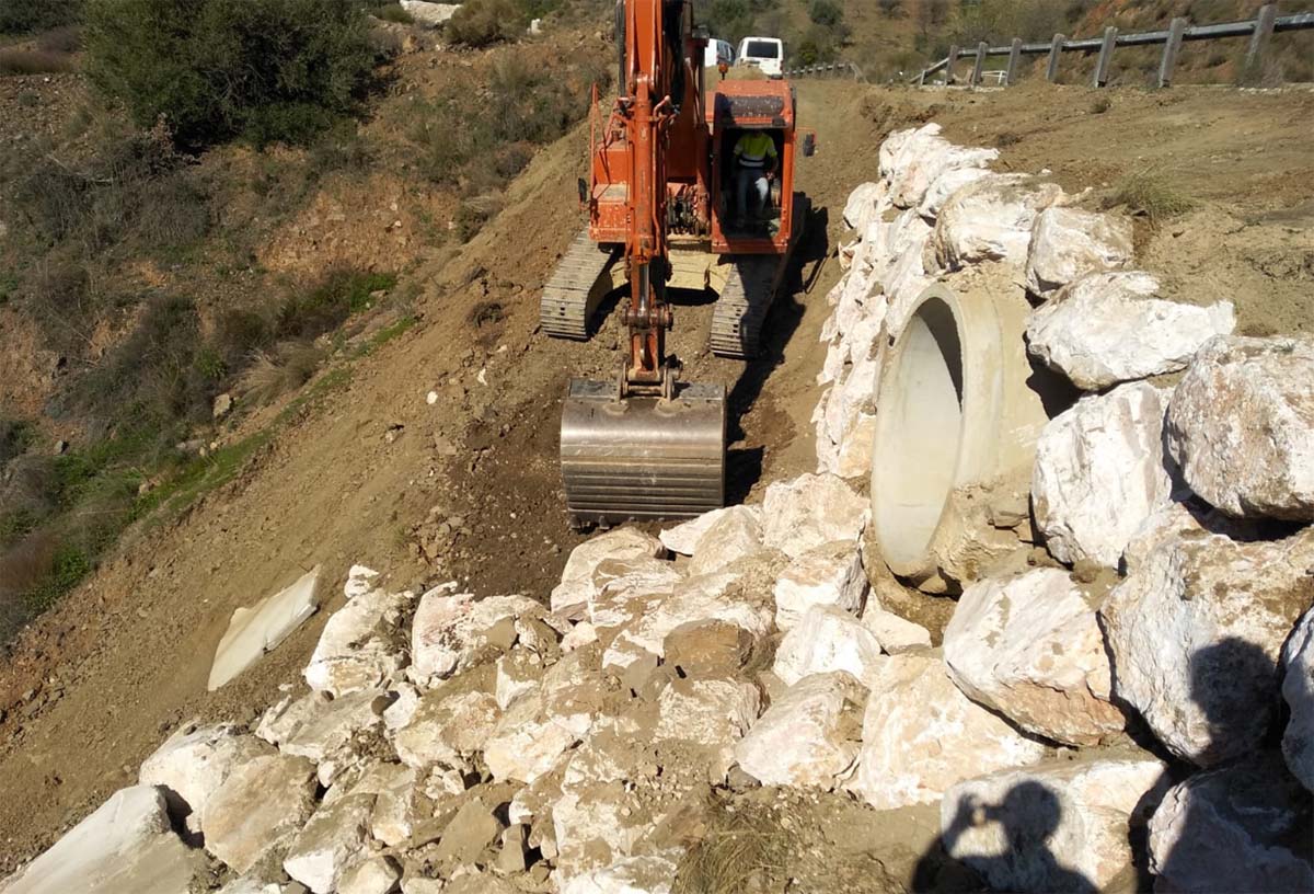 Durante las últimas semanas se están realizando obras de mejora en la carretera Ronda-El Burgo.