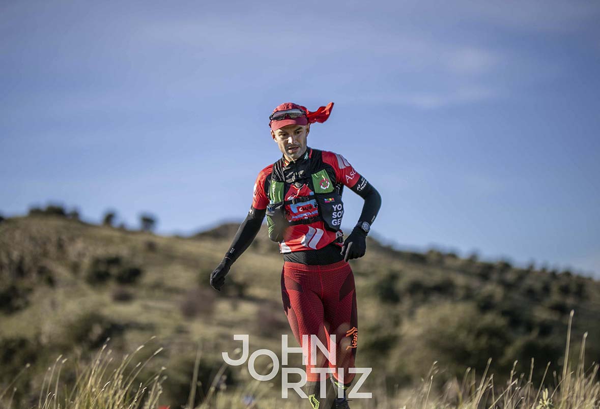 Los corredores tuvieron que completar una dura prueba en estos parajes gaditanos. Foto John Ortiz.