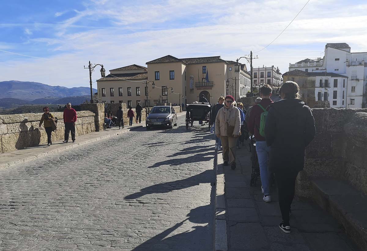 Las cámaras que multarán a los conductores que crucen el Puente Nuevo en horario restringido ya están funcionando