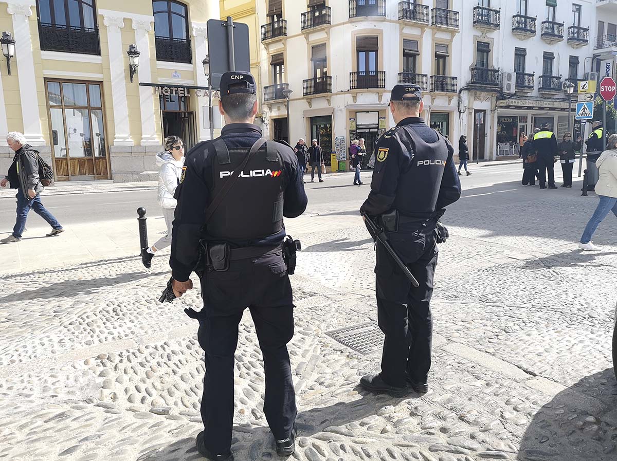 La Policía Nacional detiene a un hombre por utilizar la tarjeta de un familiar y estafarle más de 2.000 euros