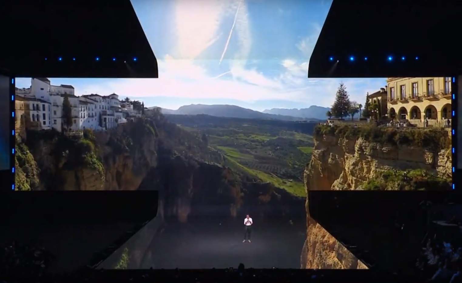 Espectacular imagen del Tajo de Ronda en la presentación del móvil plegable en San Francisco.