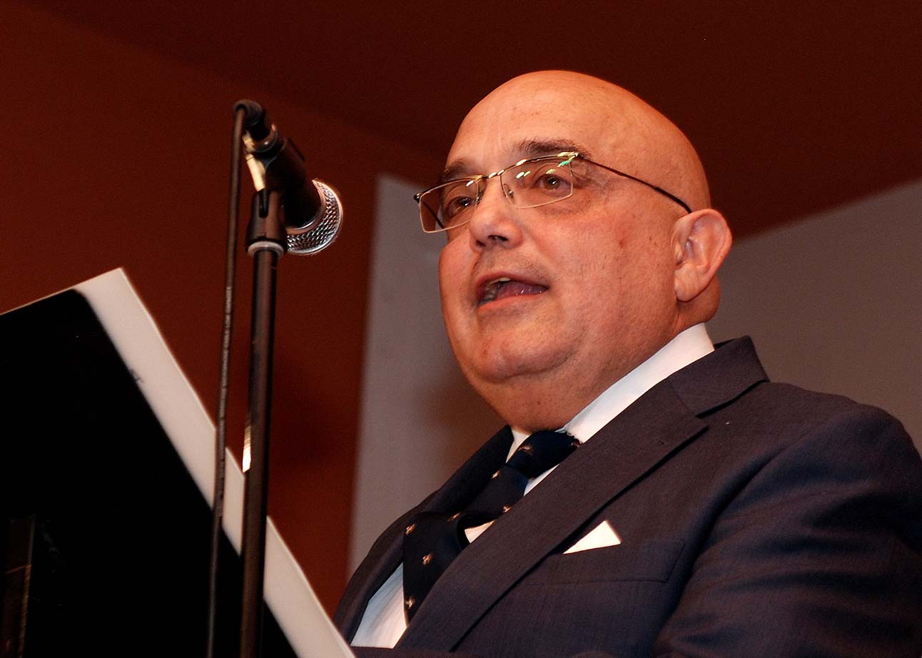 El concejal rondeno y amante del cante durante su exaltación de la saeta en la Peña Flamenca de Ronda. Fotos Pezzi.