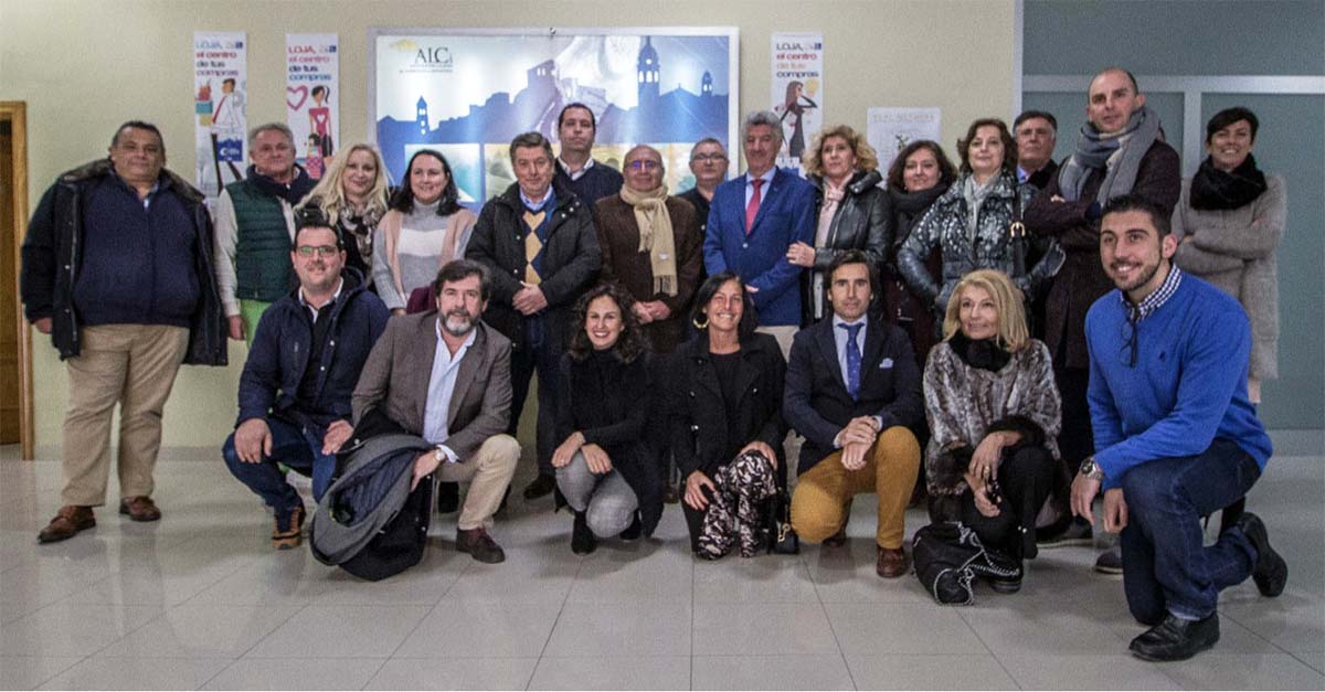 El secretario de Apymer, Antonio Palma (en el centro), junto a otros responsables de los centros comerciales abiertos de Andalucía.