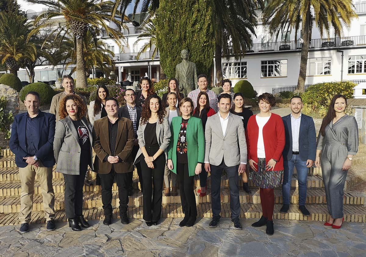 Casi la totalidad de la lista se ha presentado esta tarde en los jardines del Hotel Victoria.