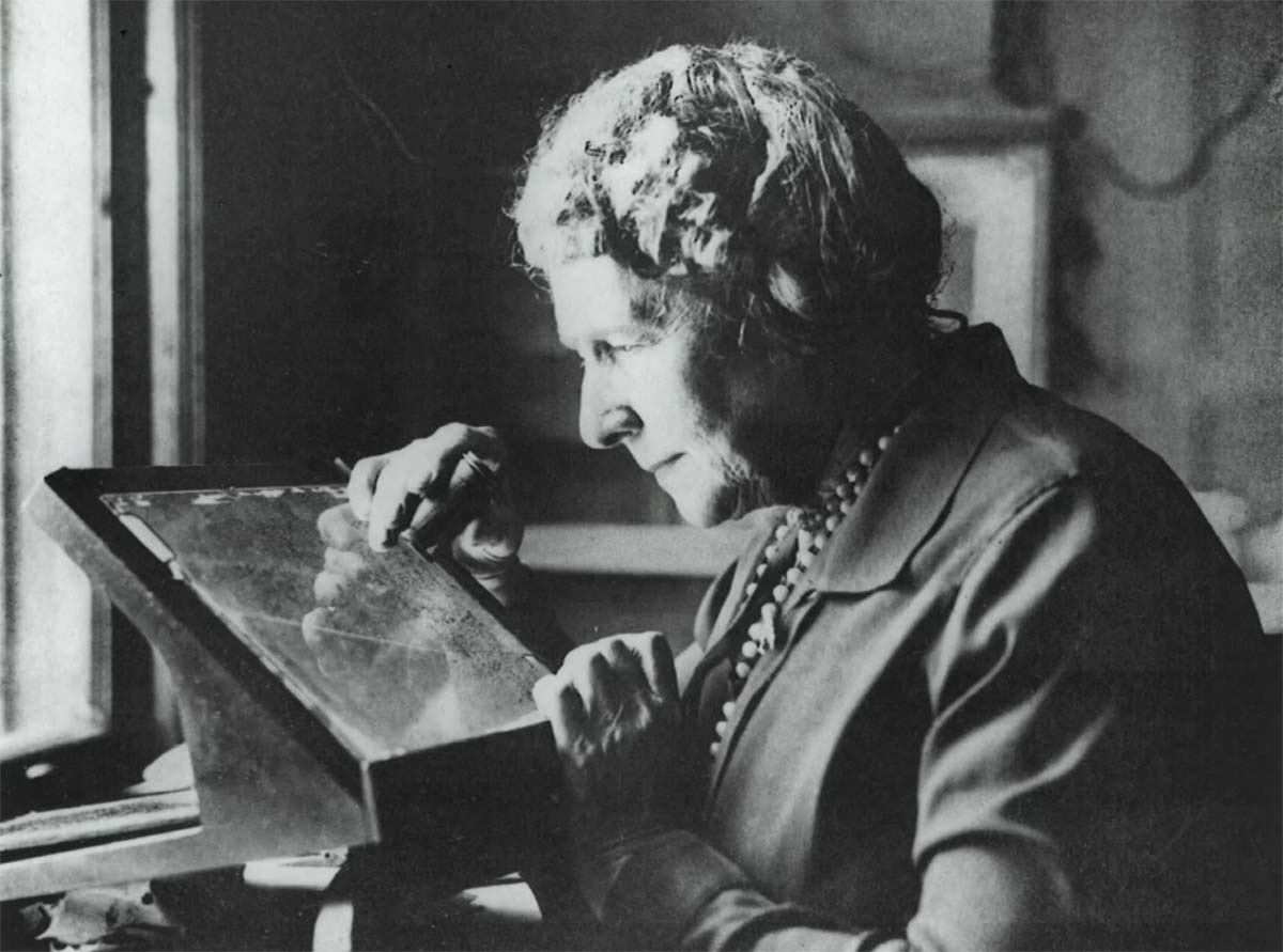 Annie Jump Cannon, clasificó más de 400.000 estrellas y estableció el sistema de clasificación espectral de las estrellas.