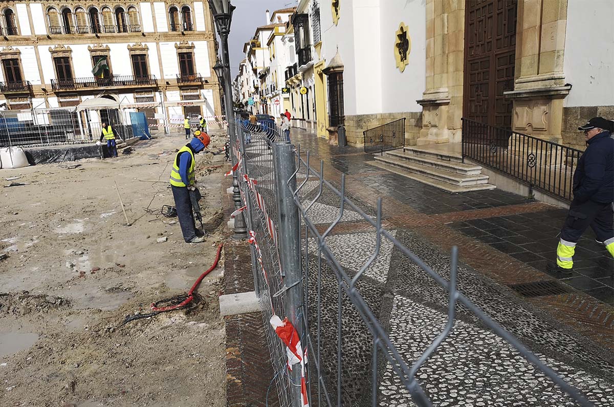 El espacio que queda libre en la plaza no permite la utilización de la tribuna que existía hasta ahora.