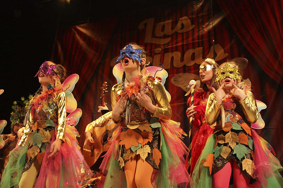 Las Reinas del Bosque pusieron en pie el Teatro durante su actuación.