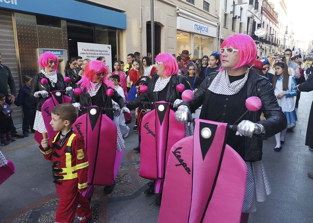 Un grupo de amigos disfrazados en el Carnaval rondeño.