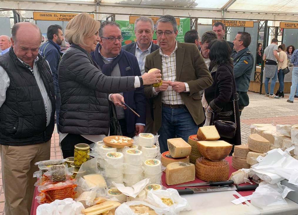 El presidente de la Diputación inaugura en Benarrabá la XVIII edición de la Feria Gastronómica de la Serranía de Ronda