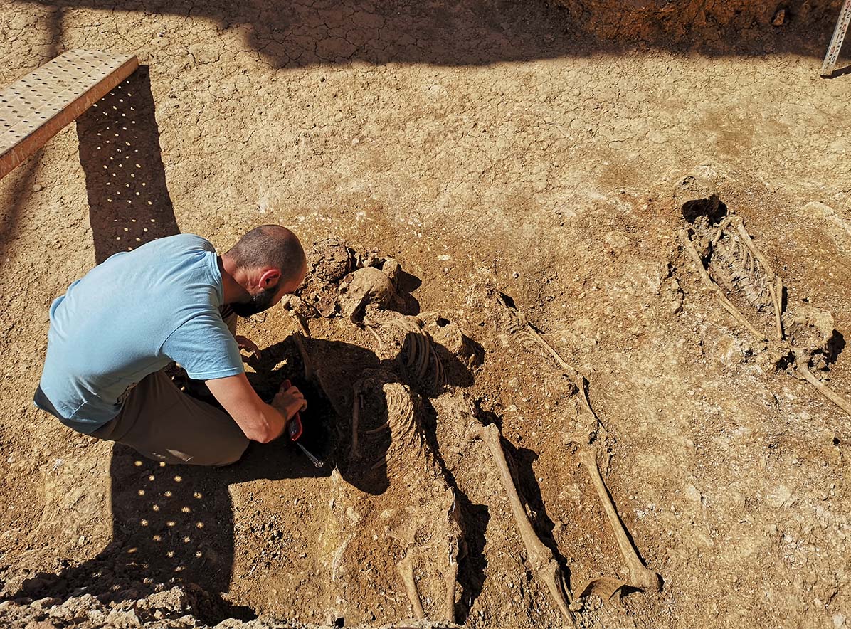 La excavación se está realizando en un solar en obras del barrio de San Francisco.