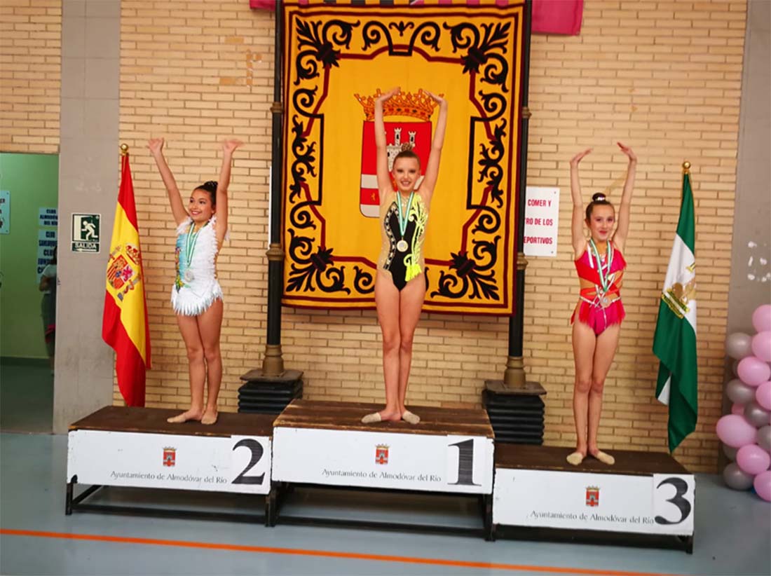 La gimnasta Verónica González fue una de las componentes del Club AGRA, que obtuvo una medalla.