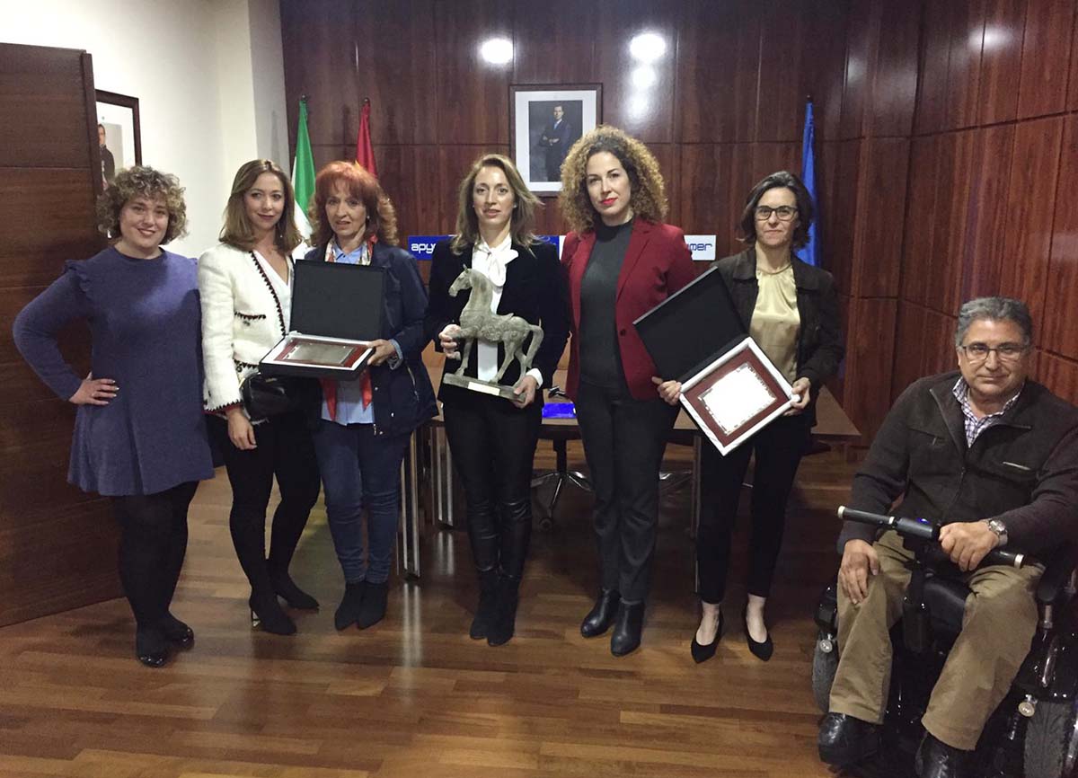 Picola Moda Infantil, el Centro Especial de Empleo y María Dúctor recibieron los premios de Igualdad de Apymer