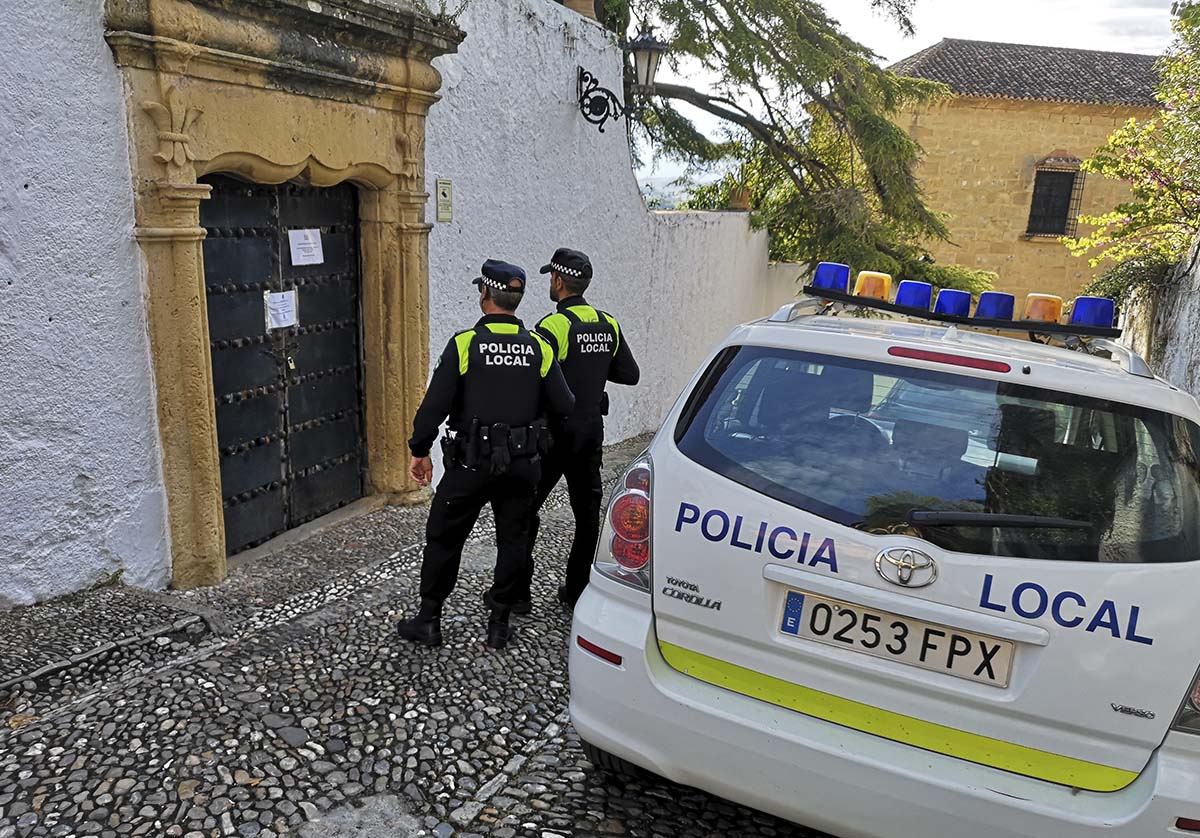 El Tripartito cierra a primeras horas de la mañana la Casa del Rey Moro en una acción que la propiedad considera «ilegal»