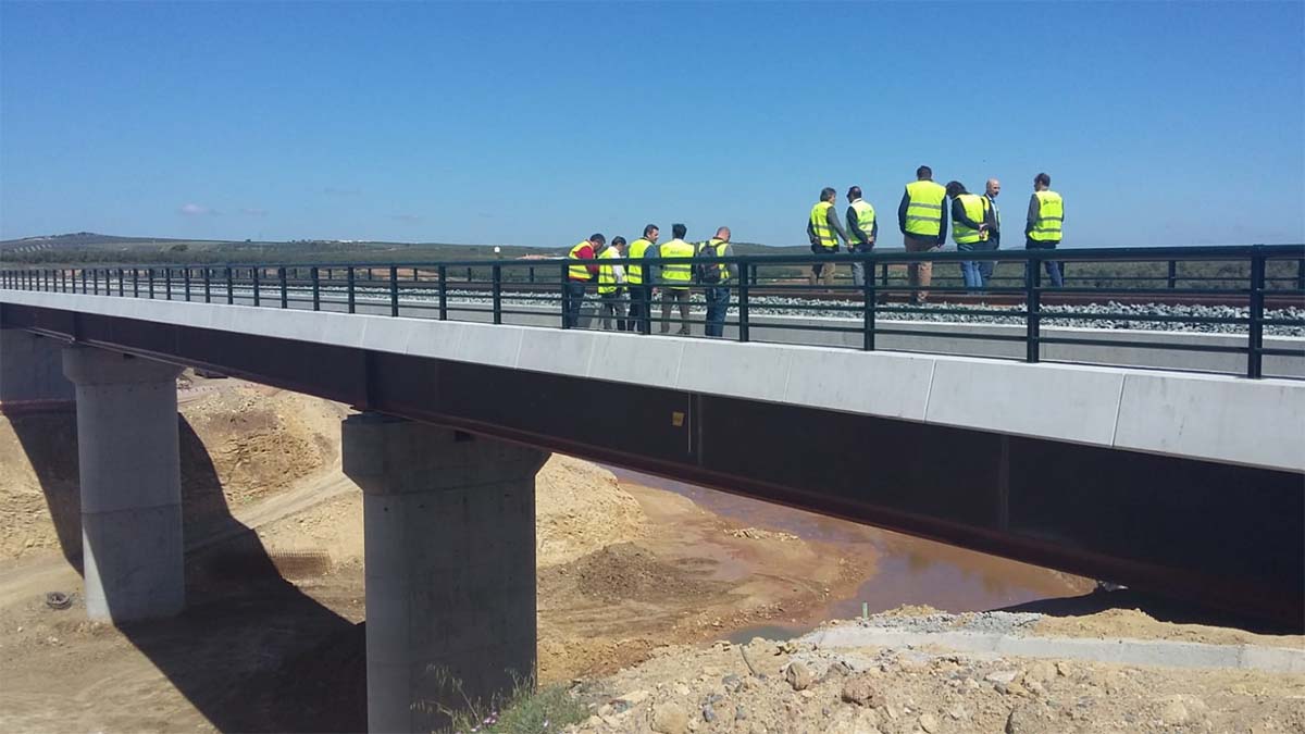 Ha sido necesaria la construcción de un nuevo puente en el término municipal de Almargen.