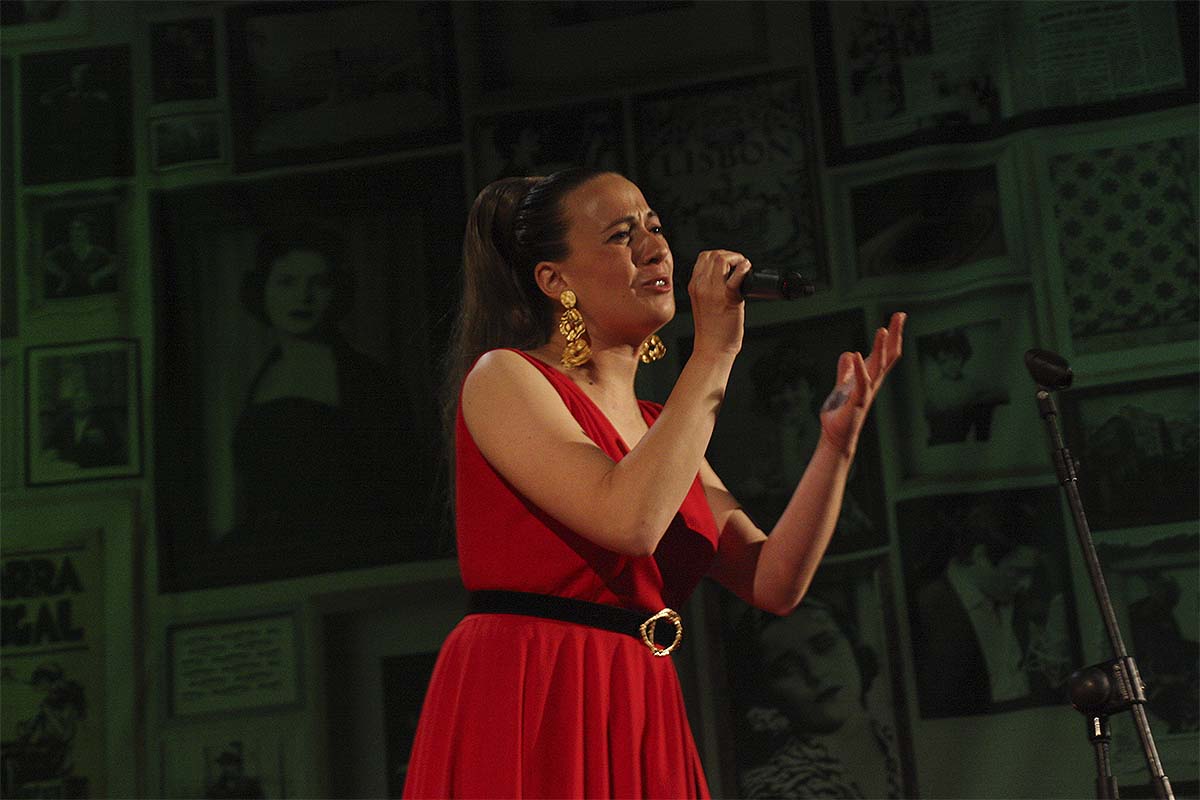 María Villalón cautivó al público rondeño este viernes con su nuevo espectáculo musical.