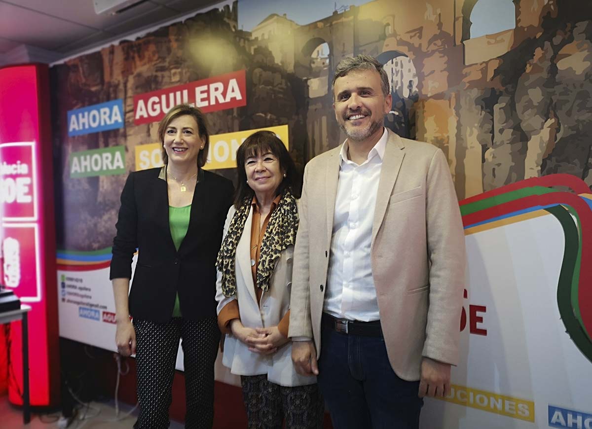 Isabel Aguilera, junto a Cristina Narbona, e Ignacio López, hoy en Ronda.