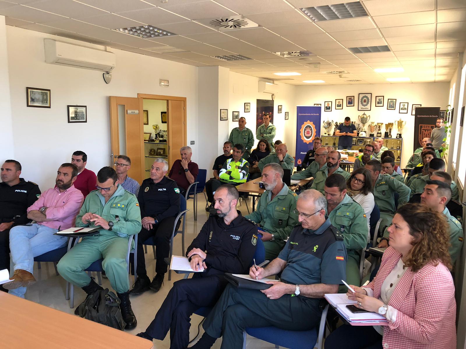 La Legión mantiene un encuentro de coordinación con los ayuntamientos, cuerpos de seguridad y estamentos que participan en los 101 km