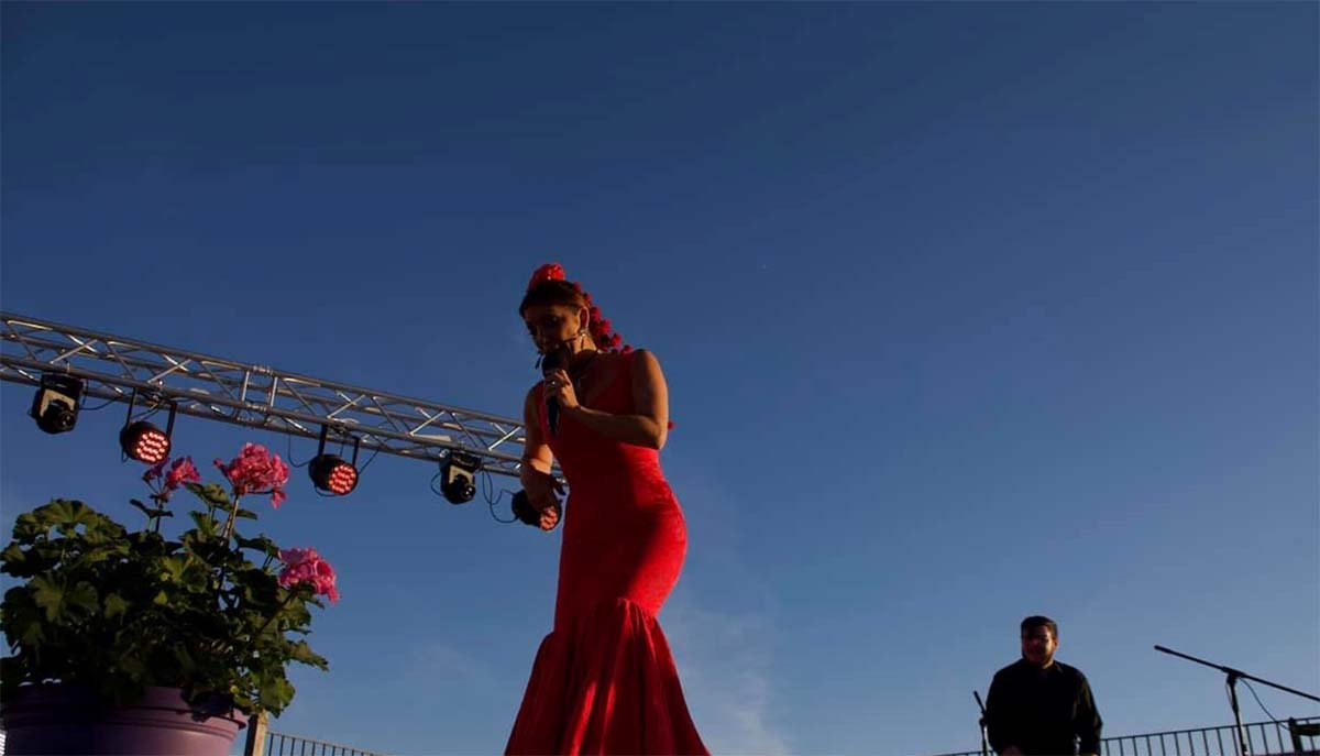 Momento del pregón ofrecido por la cantante Joana Jiménez.
