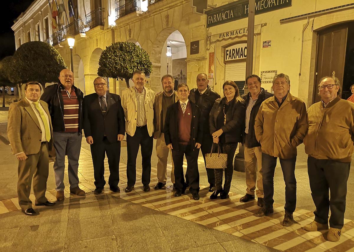 Responsables de las ejecutivas provincial y local de VOX en una de las reuniones mantenidas en Ronda.