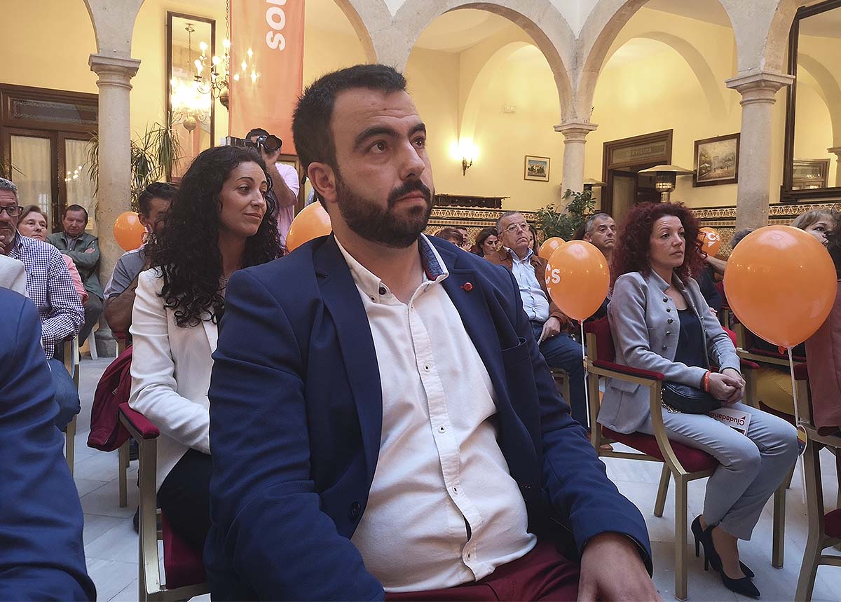 El único concejal de Ciudadanos no participará en el nuevo Gobierno de Ronda aunque dará su apoyo para que Maripaz Fernández sea alcaldesa