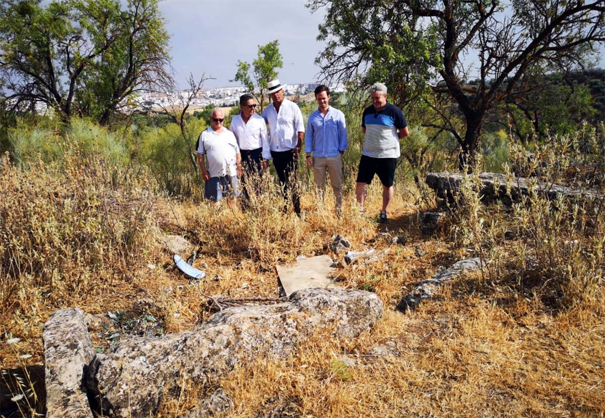 El concejal de Patrimonio y técnicos municipales han recorrido hoy el yacimiento arqueológio de La Planilla,