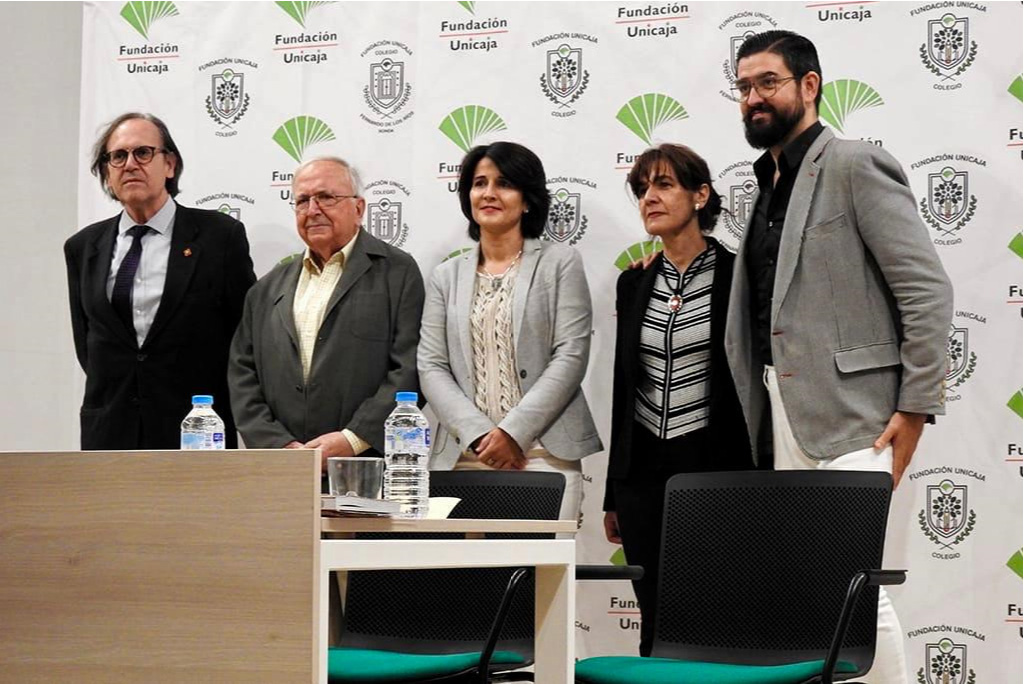 La autora, la profesora Carmen Rivas, segunda por la derecha.