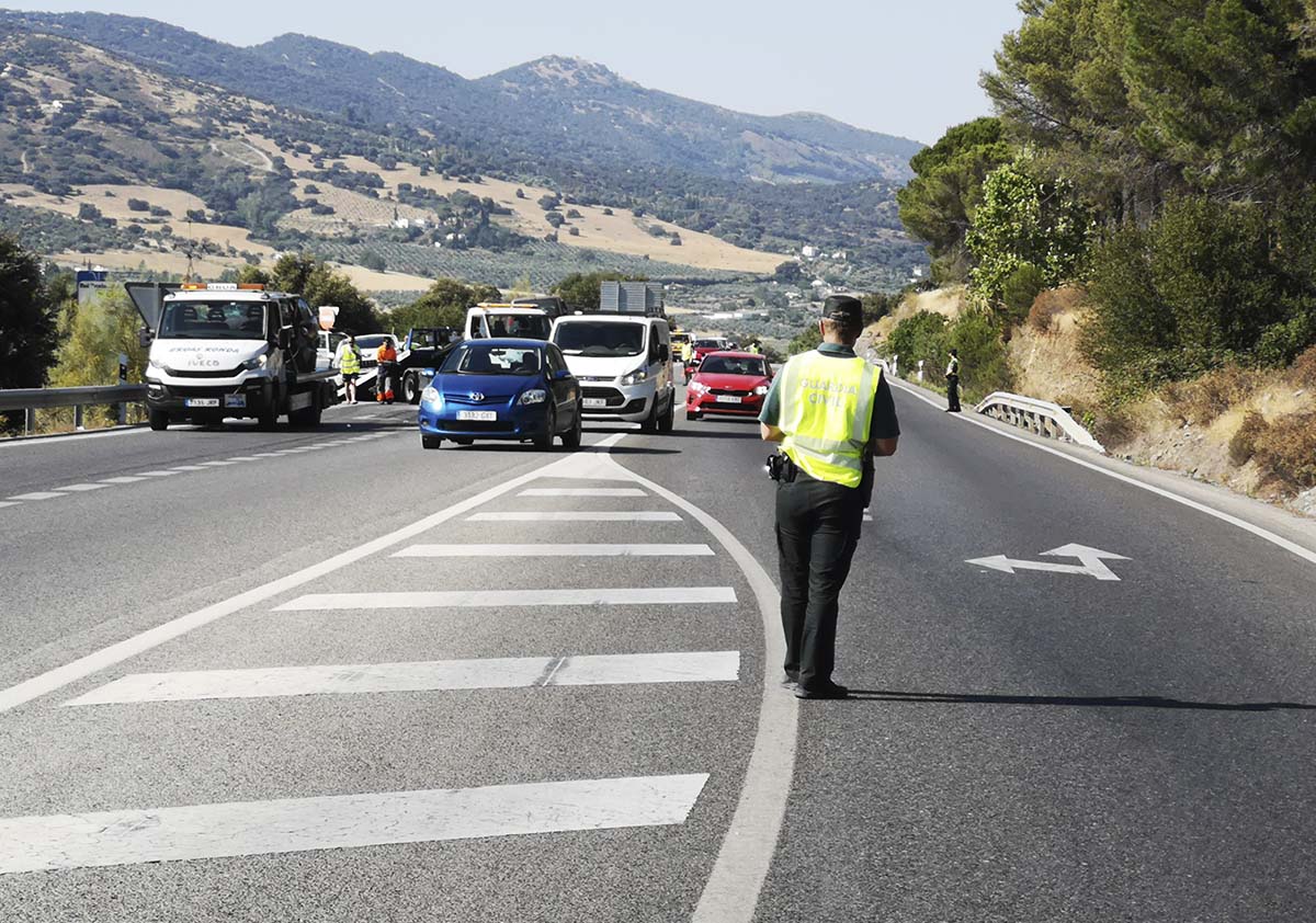 El accidente se ha producido en la carretera Ronda-Sevilla. Foto archivo.