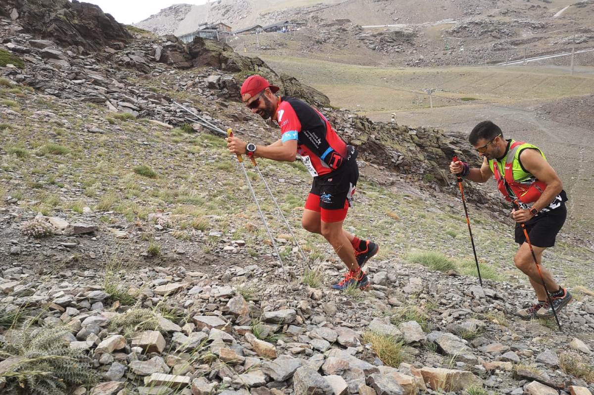 Javier Fernández, durante su ascenso hasta los 3.161 metros de la meta.
