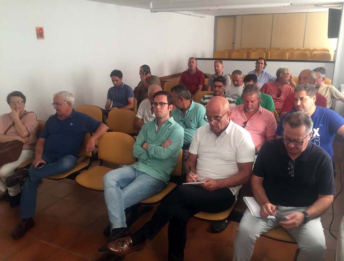 El equipo de Gobierno se reúne con los miembros del ‘Pacto por la Movilidad Sostenible’ para analizar mejoras en el tráfico