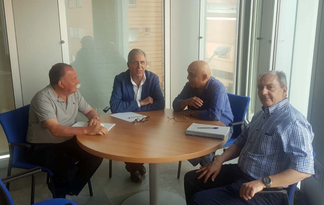 La reunión se ha mantenido esta mañana en la Dirección General de Ordenación del Territorio y Urbanismo de la Junta de Andalucía.