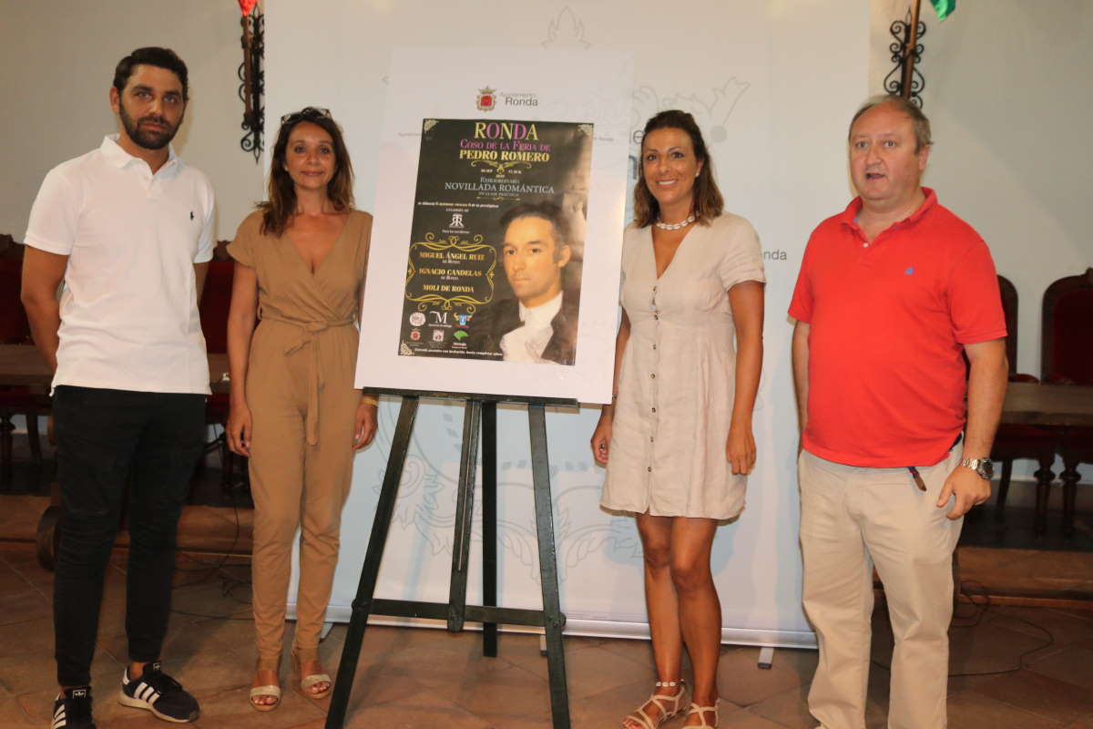 La presentación ha tenido lugar en el Salón de Plenos del Ayuntamiento.