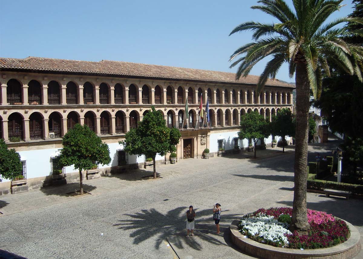 El Ayuntamiento hace público el sueldo de los empleados municipales y evaluará periódicamente su trabajo