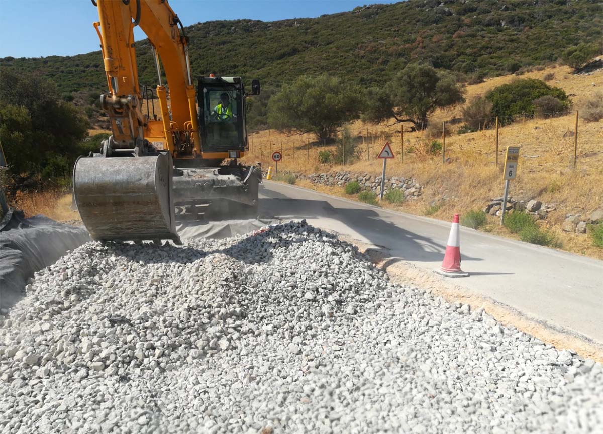 La Diputación de Málaga realiza mejoras en cuatro carreteras de la Serranía con una inversión de 1,5 millones de euros