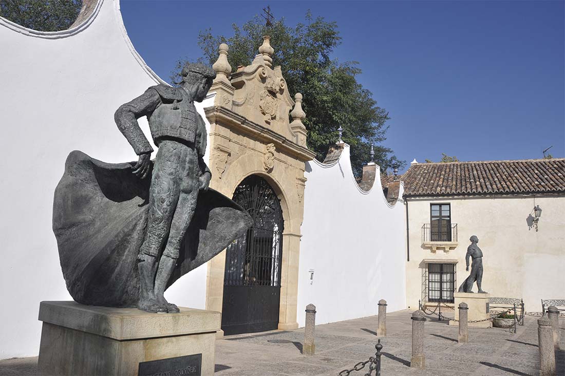 Entrada principal de la Real Maestranza de Caballería de Ronda.