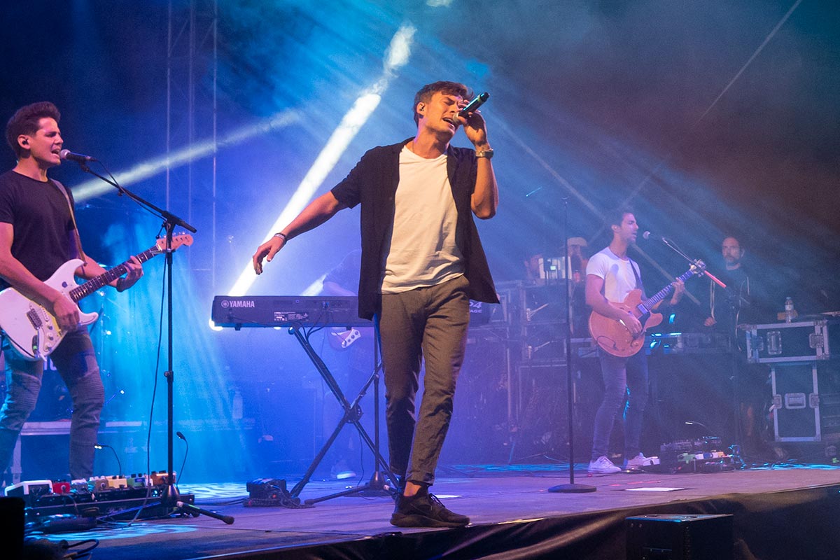 La banda interpretó el repertorio de su gira "Qué tienes Tour".