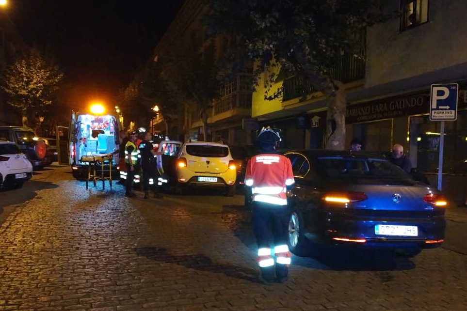 Al lugar se desplazaron efectivos de Policía Local, bomberos y sanitarios.