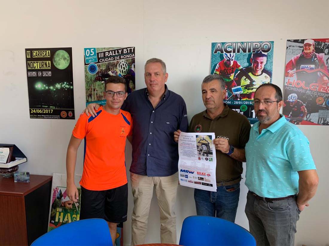 La presentación ha tenido lugar en las instalaciones deportivas.