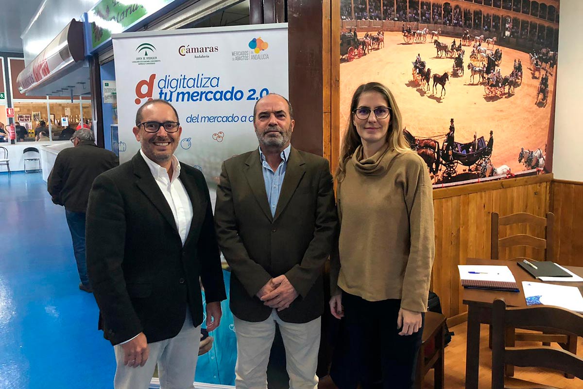 Presentación de la campaña en el mercado rondeño.